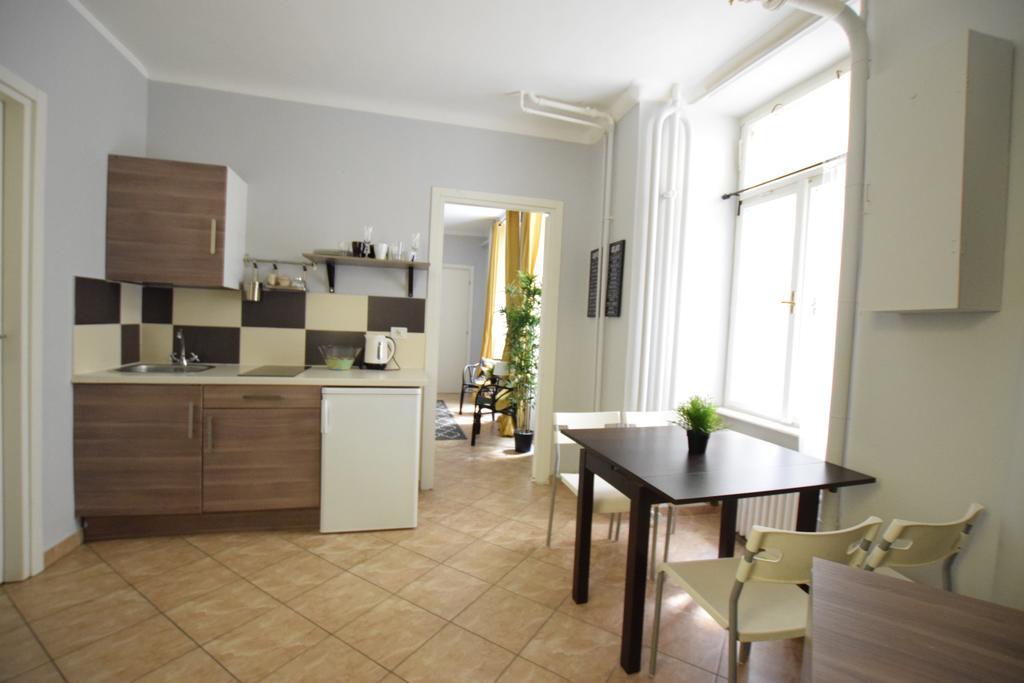 Budget Apartment By Hi5 - Revai Koz ブダペスト エクステリア 写真